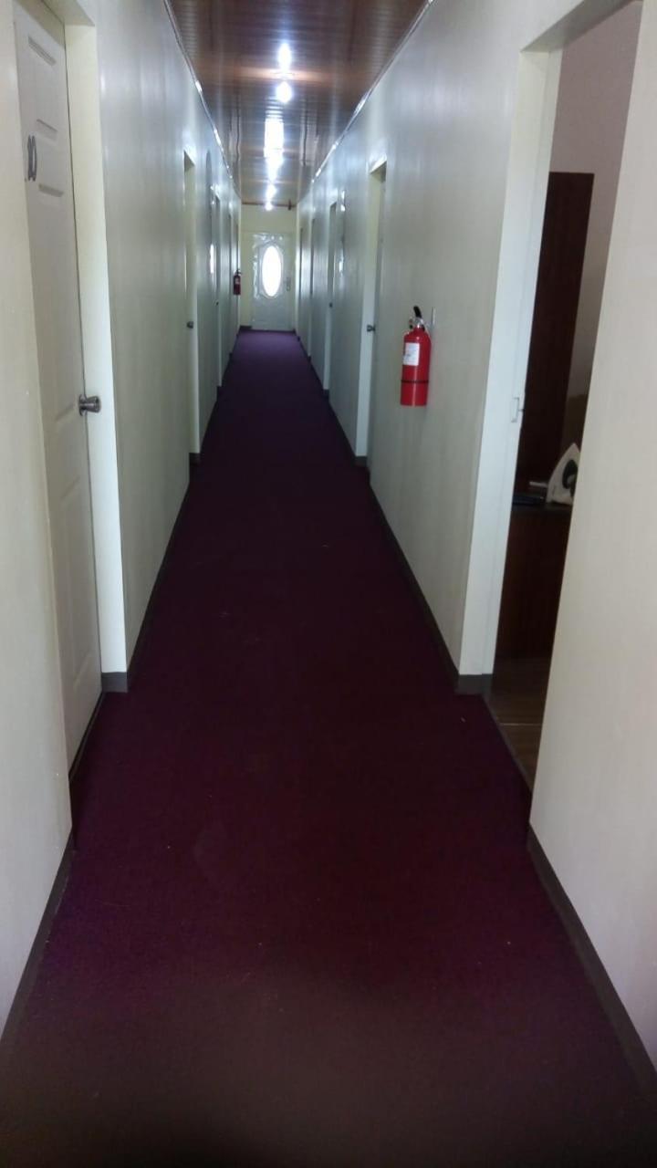 Studio 27 Inn Piarco エクステリア 写真